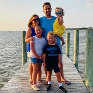 Meet your Posher, Lara